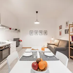 bnbutler-navigli-apartment-laltra-darsena.it-lombardy.com/